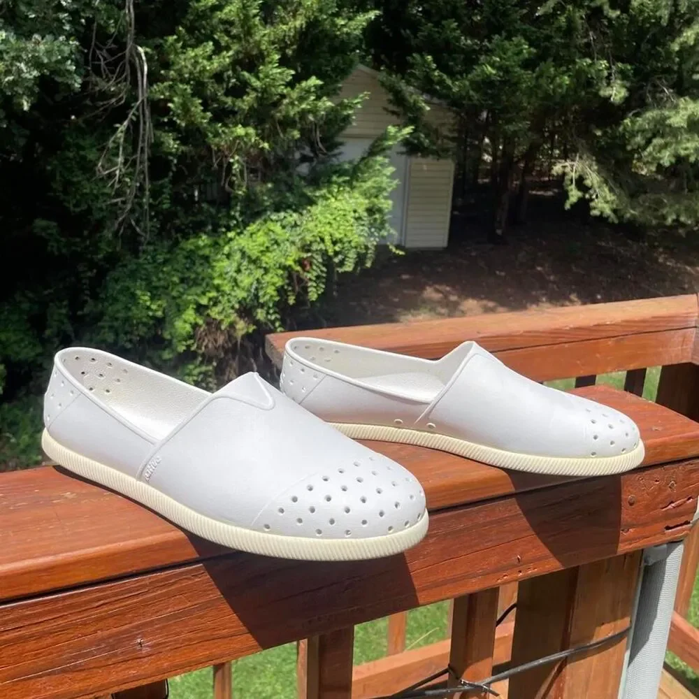 Native men’s 11